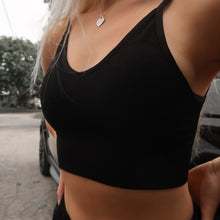 Load image into Gallery viewer, the basik lounge crop