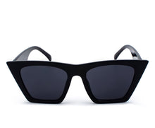 Load image into Gallery viewer, the basik cateye sunglass
